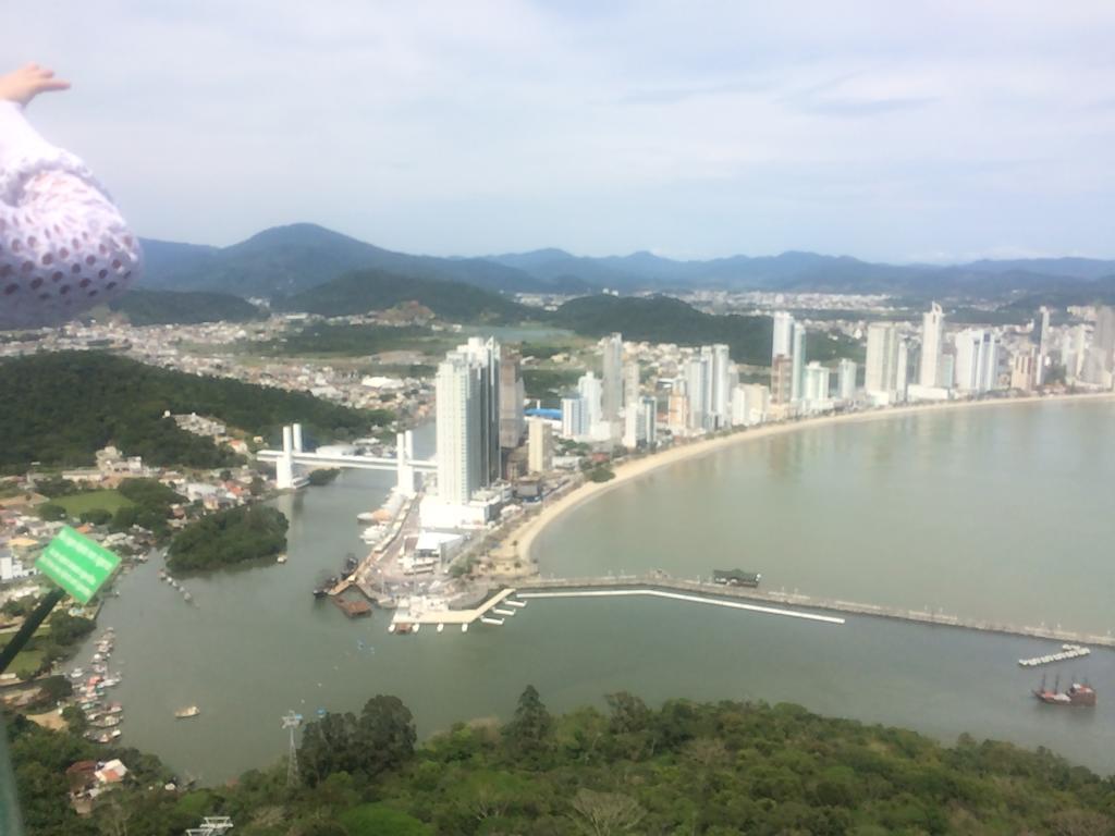 Hospedagem Domiciliar Alternativa Balneario Camboriu Bagian luar foto
